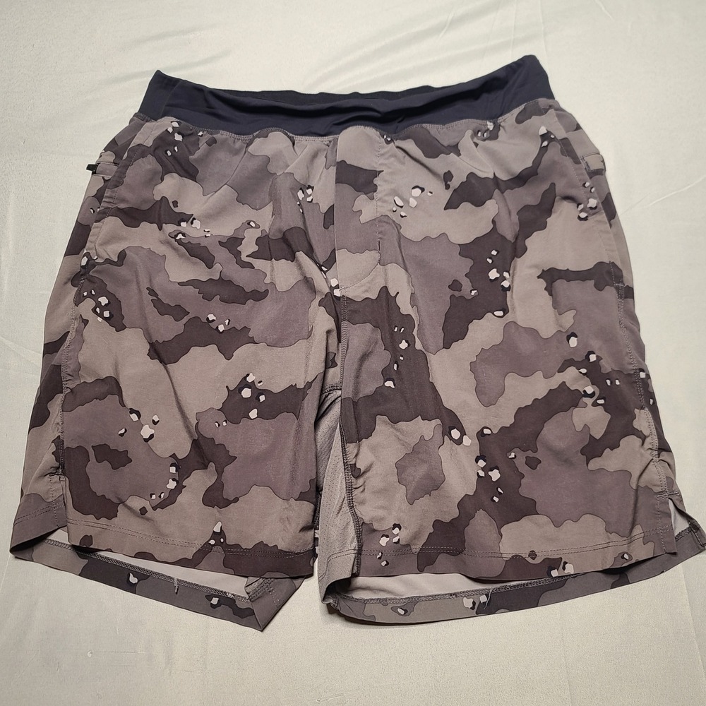 Fabletics Training Shorts Men Medium Grey Camo Lined Athletic Gym Workout Pocket